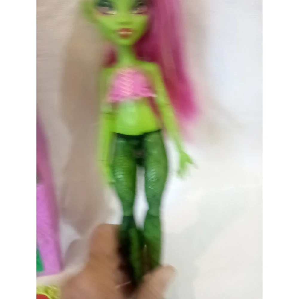 Monster High Venus Flytrap Doll And Accessories 2022